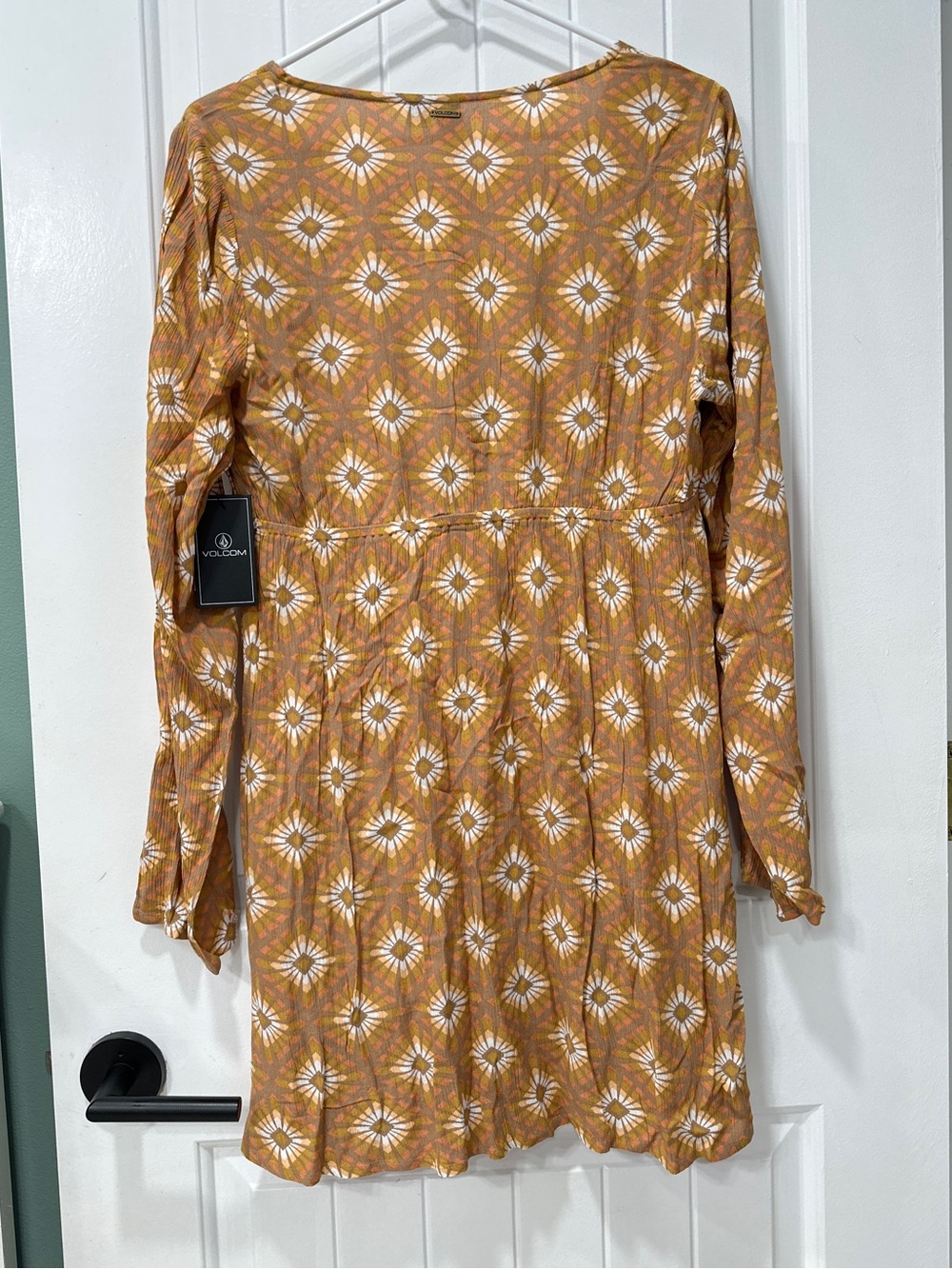 NWT Volcom Mustard Floral Star Dreamer Dress - Picture 6 of 9